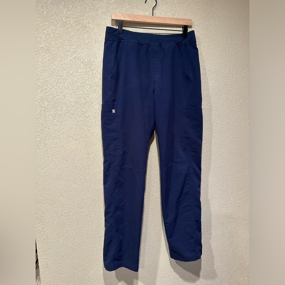 Figs navy scrub pants